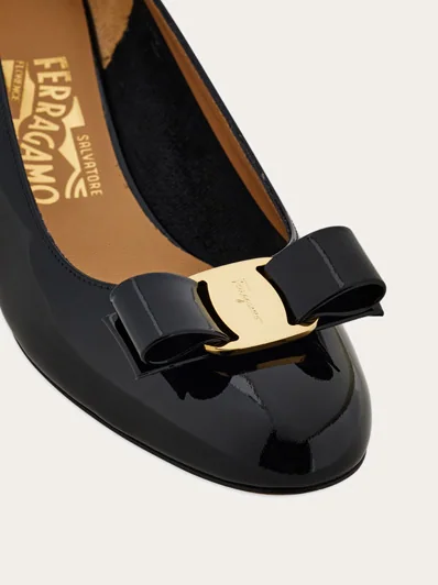 Ferragamo Vara pump