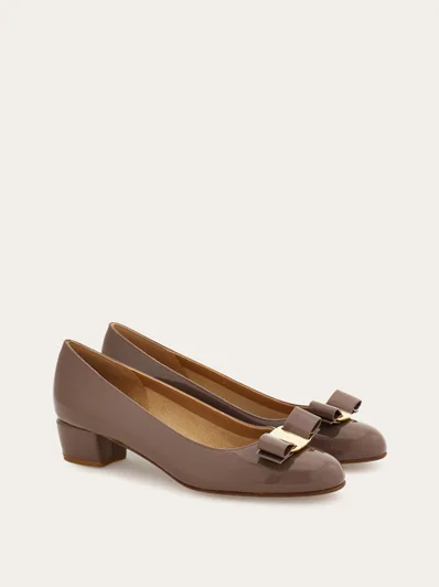 Ferragamo Vara pump