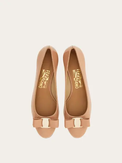 Ferragamo Vara pump