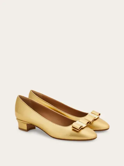Ferragamo Vara bow pump